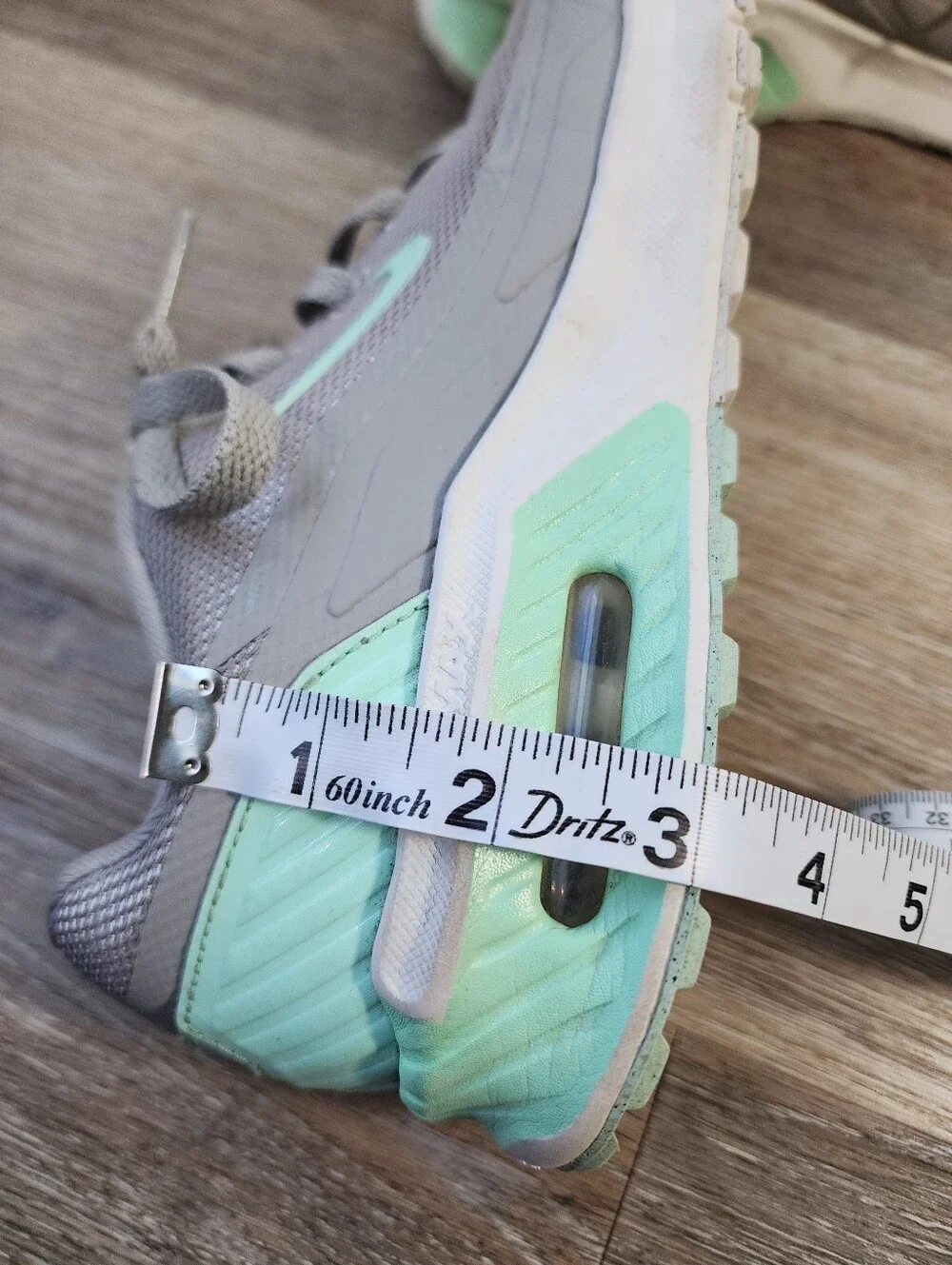 Nike Airmax Kids' Gray Mesh Sneakers with Mint Swoosh Size 6 Big Girls